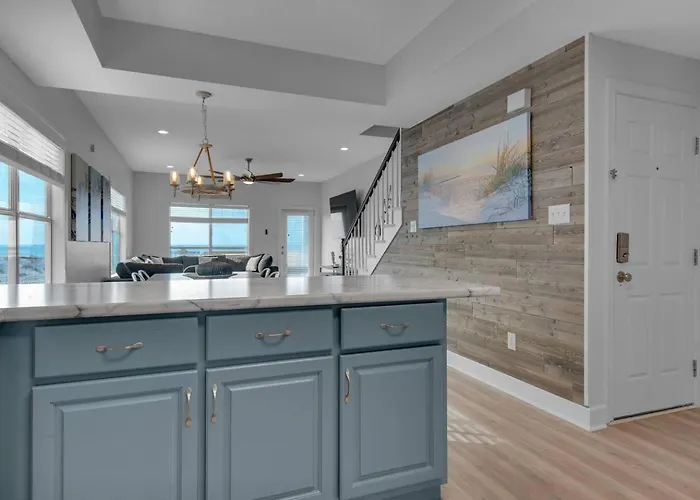 Beachfront Gem 5br Pool Walk To Apartment Gulf Shores