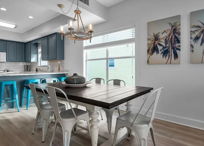 Beachfront Gem 5br Pool Walk To Apartment