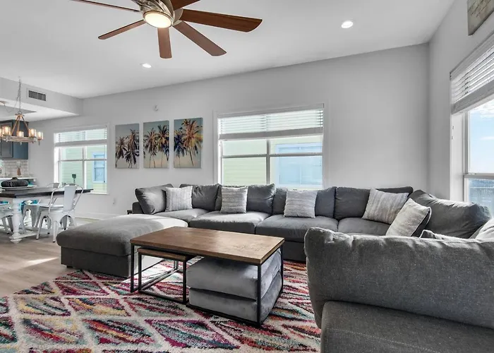 Beachfront Gem 5br Pool Walk To Apartment