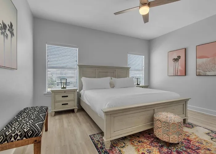 Apartment Beachfront Gem 5br Pool Walk To