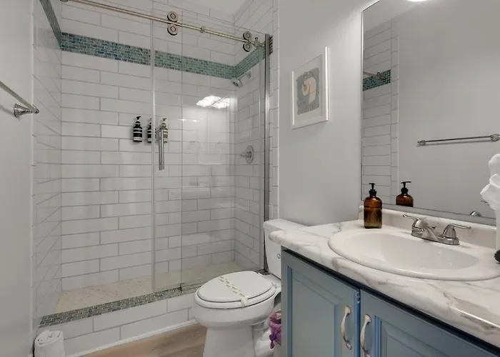 Apartment Beachfront Gem 5br Pool Walk To *