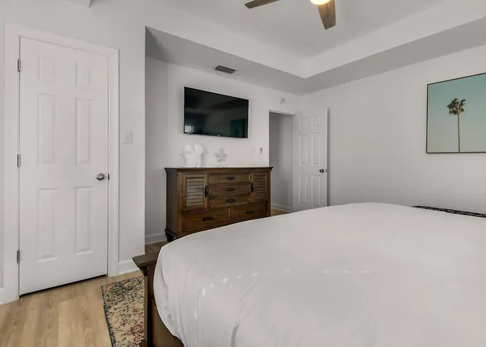 Beachfront Gem 5br Pool Walk To Gulf Shores