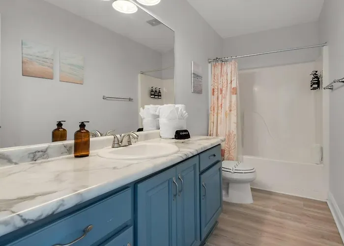 Apartment Beachfront Gem 5br Pool Walk To *