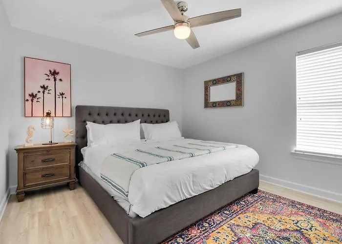 Apartment Beachfront Gem 5br Pool Walk To