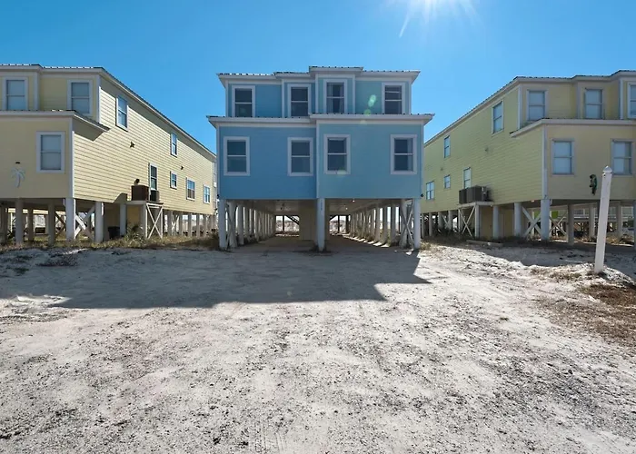 Beachfront Gem 5br Pool Walk To